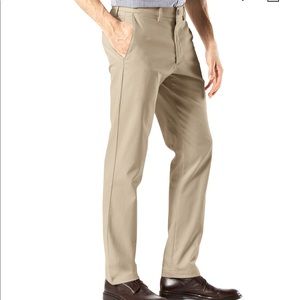 Dockers Men’s Signature Khaki Pants NWT $62               Size 36x30